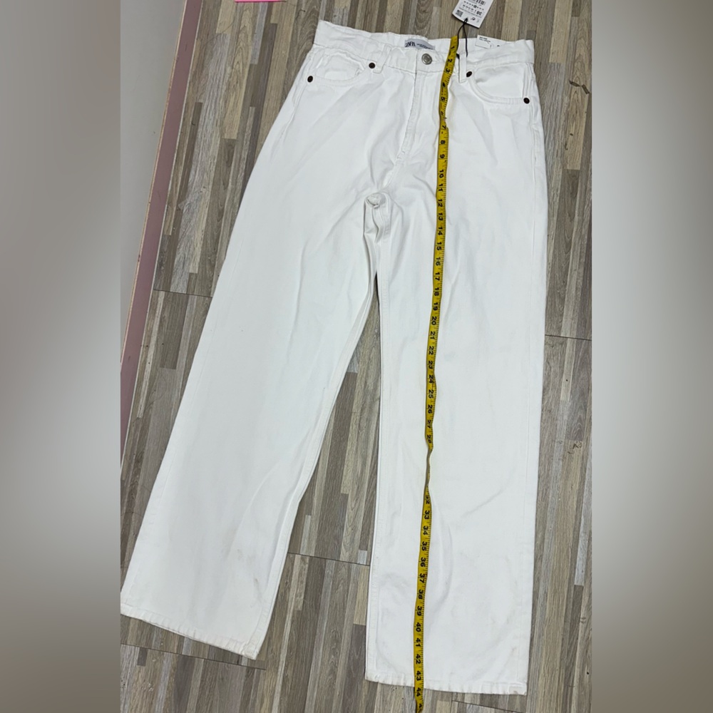 Zara White High Rise Jeans Relaxed Fit